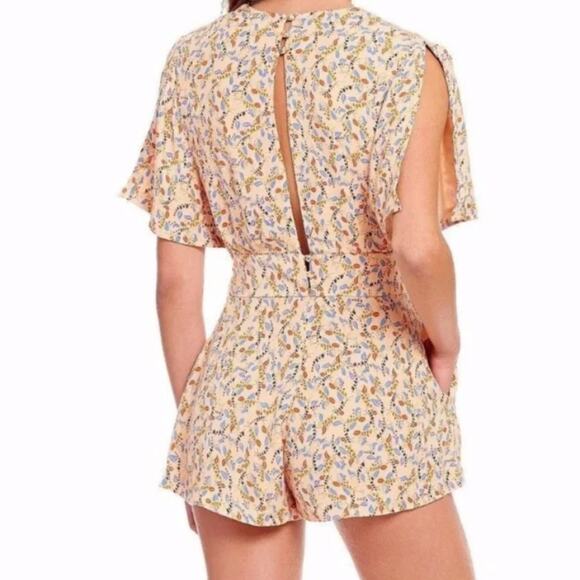 Free People Meet Virginia Romper V-Neck Size 2 Pockets Floral Print - Picture 4 of 15